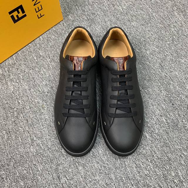 Fendi--无敌版本，顶级品质！面皮：意大利高档丝绸原版皮； 内里：水染牛皮 ;小牛皮成型鞋垫 ; 原楦tpu原鞋底 支持验货 码数：38-45 38,45订